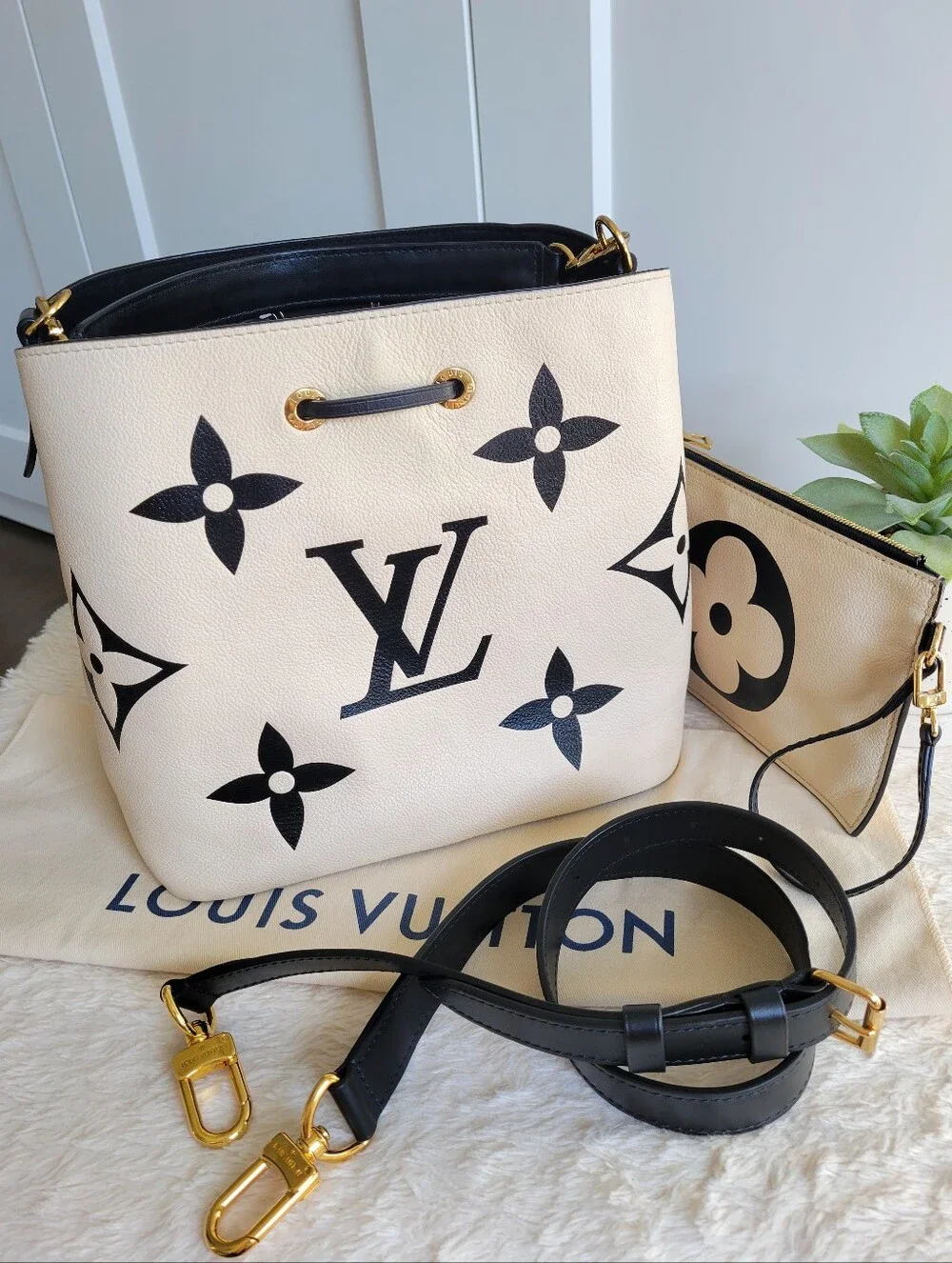 💕LIMITED Edition Louis Vuitton Neo Crafty Giant Noe Ivory Creme Black Empreinte